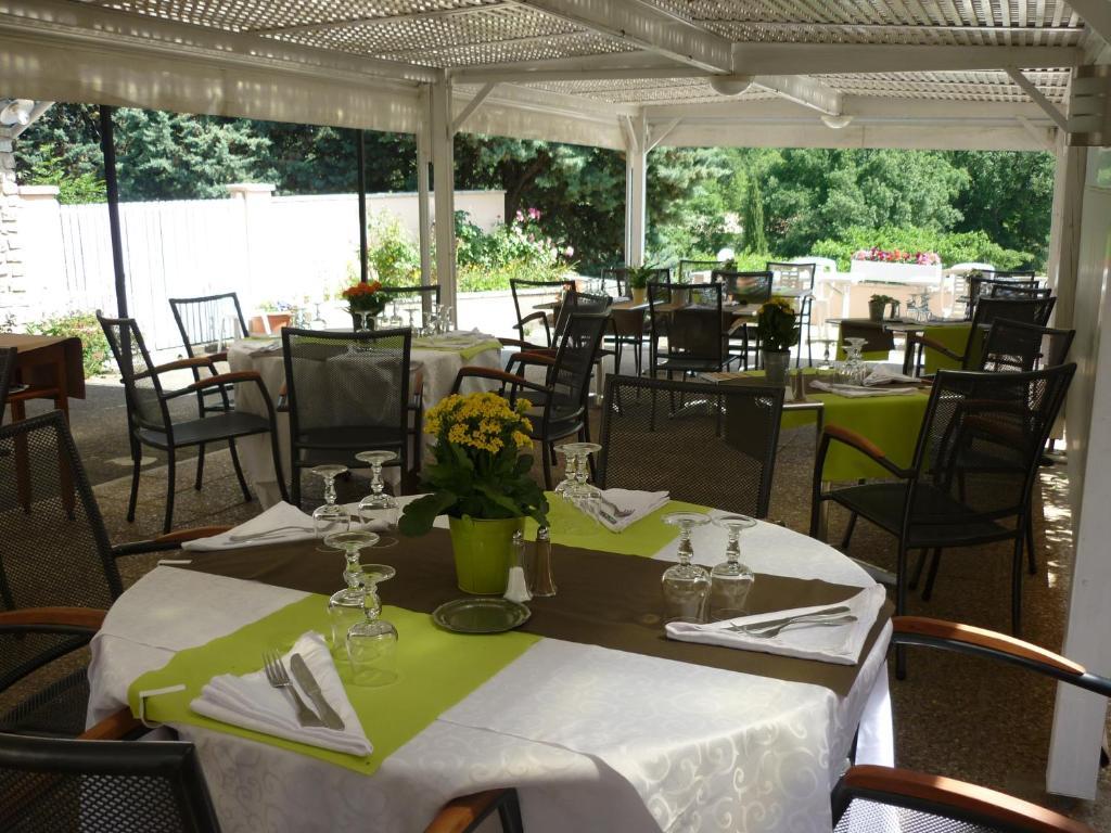 Logis Hotel Le Relais Du Serre Dieulefit Eksteriør billede